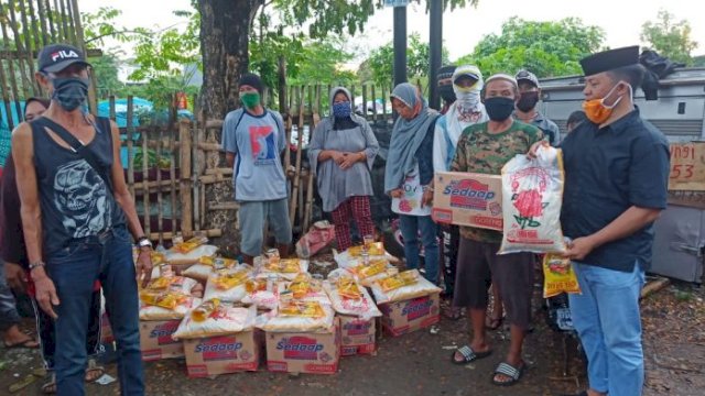 Peduli Warga Tedampak Covid-19, BMI Bagikan Paket Sembako