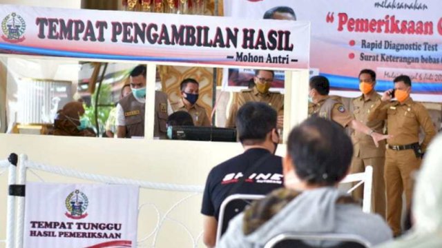Nurdin Abdullah Tinjau Lokasi Rapid Test Gratis