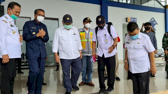 Gubernur Sulsel dan Menteri PUPR Tinjau Lokasi Banjir Bandang di Lutra
