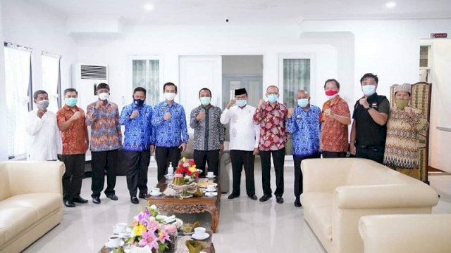 Wagub Sulsel Andi Sudirman Sulaiman menerima Forum Kerukunan Umat Beragama (FKUB) di rumah jabatannya Jalan Yusuf Dg Ngawing, Makassar, Jumat (17/7/2020). 