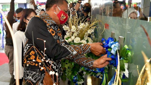 Resmikan Galery ATM Center Bank Sulselbar, Gubernur: Bank Harus Kuat IT dan Sistem