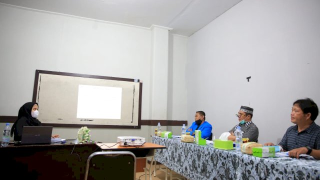 Calon Wali Kota Makassar, Syamsu Rizal menguji mahasiswa pasca sarjana Unifa, Senin (28/9/2020).