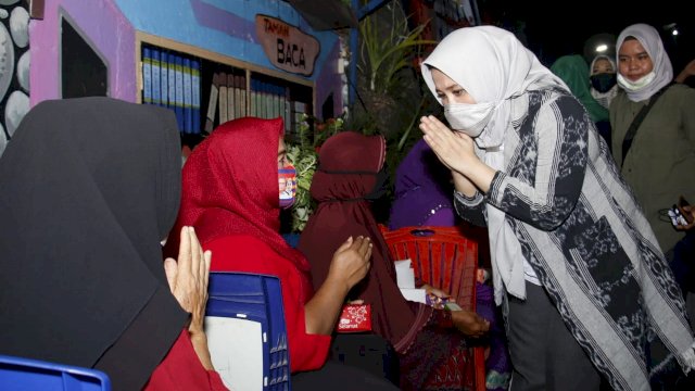 Calon Wakil Wali Kota Makassar, Fatmawati Rusdi menyapa warga Bonto Biraeng, Kamis (17/9/2020).