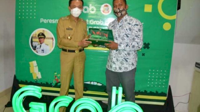 Pj Walikota Makassar Prof Rudy Djamaluddin saat peluncuran virtual Grab Driver Center, Senin (28/9/20).