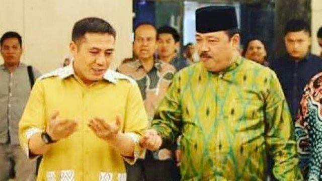 Calon Wali Kota Makassar, Syamsu Rizal berbincang bersama mantan Ketua IKA UNM, Andi Jamaro.