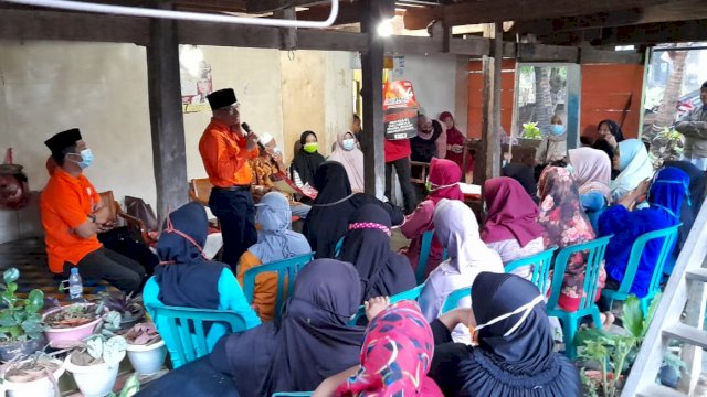 Hujan-hujanan, Warga Pangkep Antusias Sambut Anir-Lutfi