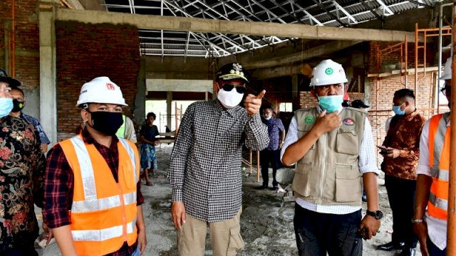 Gubernur Sulsel Nurdin Abdullah melakukan kunjungan ke lokasi pembangunan rest area di Kelurahan Lawawoi, Kecamatan Watang Pulu, Kabupaten Sidrap, Jumat (30/10/2020).