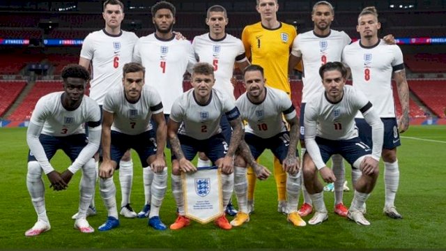 Skuad timnas Inggris ketika berhadapan dengan timnas Wales pada laga uji coba di Stadion Wembley, Kamis (8/10/2020) atau Jumat dini hari WIB. (twitter.com/Kalvinphillips)