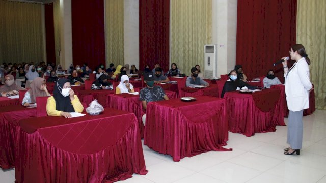 Debbie Rusdin Sosialisasikan Perda Pengarusutamaan Gender