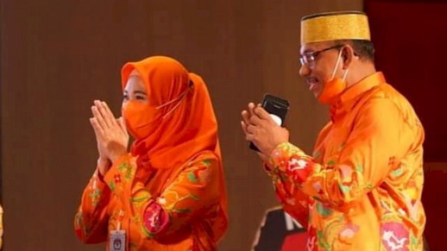 Pasangan Andi Nirawati-Lutfi Hanafi (Anir-Lutfi)menghadiri debat publik Pilkada Pangkep.