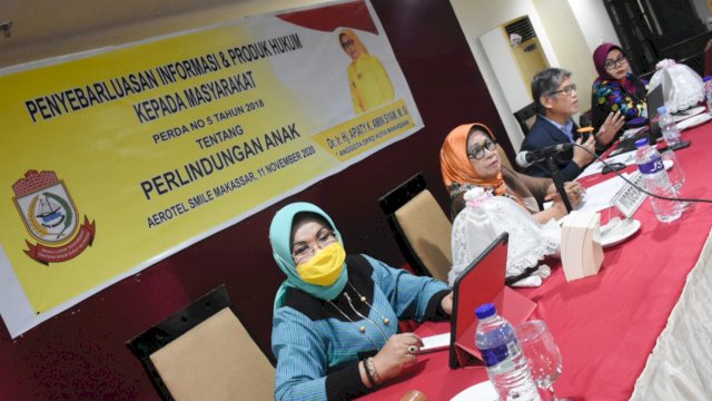 Anggota DPRD Makassar, Apiaty Amin Syam Sosialisaikan Perda Perlindungan Anak, di Aerotel Smile, Rabu (11/11/2020).