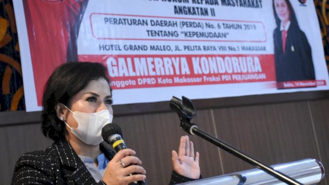 Anggota DPRD Makassar, Galmeryya Kondorura sosialisasikan Perda Kepemudaan, di Hotel D'Maleo, Sabtu (14/11/2020).