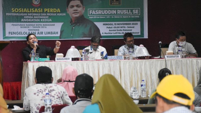Anggota DPRD Makassar, Fasruddin Rusli sosialisasikan Perda Pengelolaan Air Limbah, di Aerotel Smile, Minggu (15/11/2020).