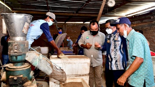 Pabrik Pakan Ikan di Pinrang Mampu Produksi 1 Ton Sehari, Dipasarkan hingga Kalimantan