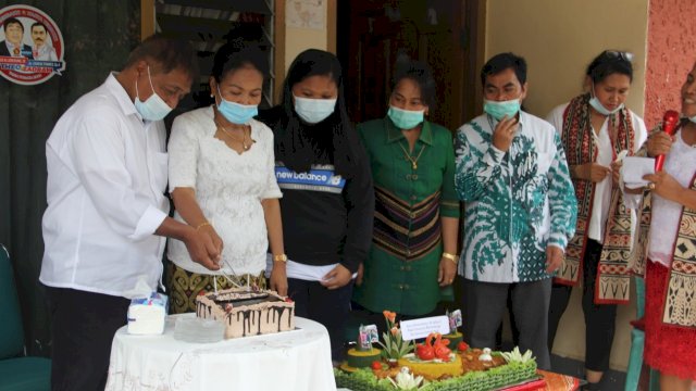 Tokoh Masyarakat, Agama, Hingga Politisi, Hadiri Syukuran Ulangtahun Pernikahan Perak Theo – Yariana