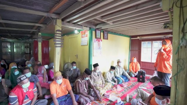 Pasangan Andi Nirawati-Lutfi Hanafi (Anir-Lutfi) menyasar kampung Turungan, Kelurahan Borimasunggu. 