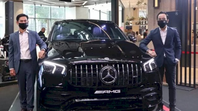 Mercedes-AMG GLE 53 4MATIC Coup&eacute; diluncurkan pada STAR EXPO di Astha District 8 SCBD Jakarta, Kamis (3/12/2020). (ANTARA/Arnidhya Nur Zhafira)