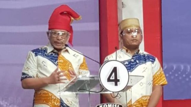 Pasangan Irman Yasin Limpo-Andi Zunnun Armin (Irman-Zunnun) mengikuti acara Debat Publik Pilwali Makassar ketiga, di Jakarta, Jumat (4/12/2020).