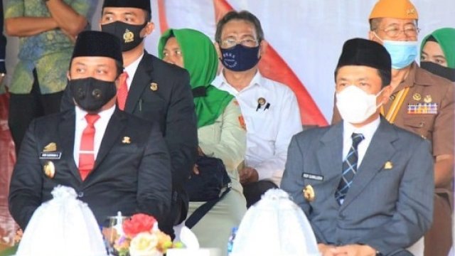 Wagub Sulsel Andi Sudirman Sulaiman saat peringatan Korban 40.000 Jiwa ke-74 Tahun di Monumen Korban 40.000 Jiwa di Jalan Langgau, Makassar, Jumat (11/12/2020).