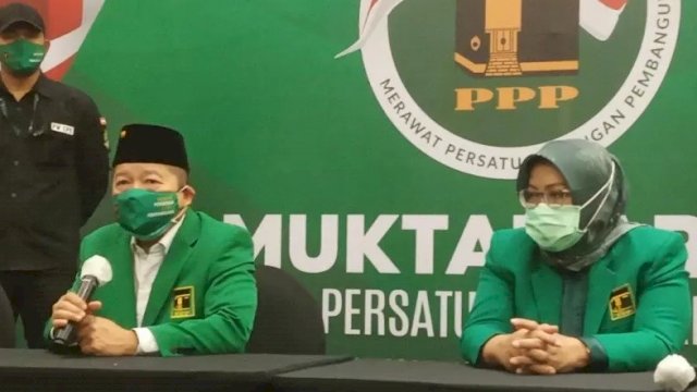 Ketua Umum DPP PPP terpilih, Suharso Manoarfa, bersama Ketua DPW PPP Jawa Barat, Ade Yasin, memberi keterangan dalam penutupan Muktamar IX PPP di Hotel Aston, Sentul, Bogor, Jawa Barat, Minggu (20/12/2020). ANTARA/M Fikri Setiawan.