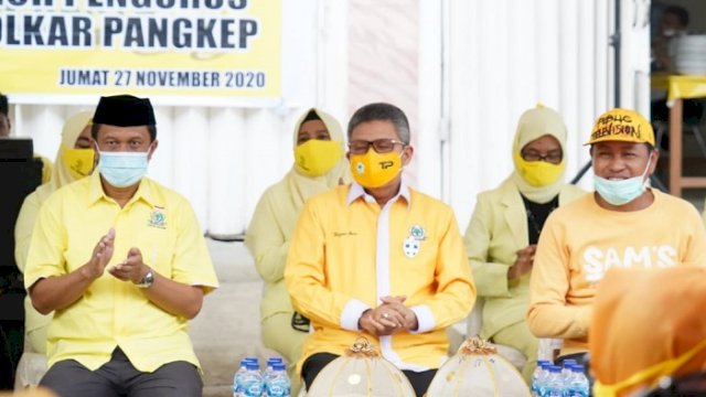 Ketua DPD I Golkar Sulsel Taufan Pawe bersama Ketua DPD II Golkar Pangkep Syamsuddin Hamid. (int)