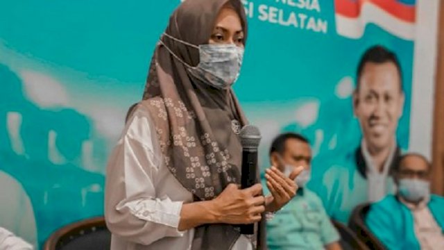 Pantau Aktivitas Warganya hingga Desa, Bupati Lutra: Masih Banyak Orang Tak Pakai Masker