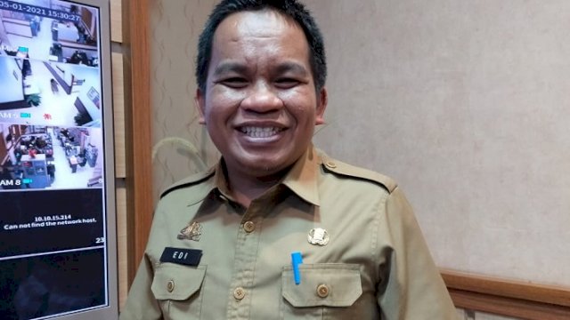Plt Kepala Bappelitbangda Sulsel Junaedi.