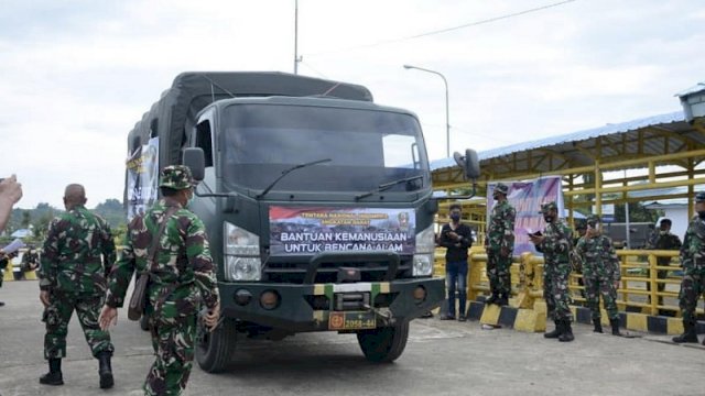 Bantuan dari KSAD Jenderal TNI Andika Perkasa tiba di Mamuju. Foto: Dok Dispenad