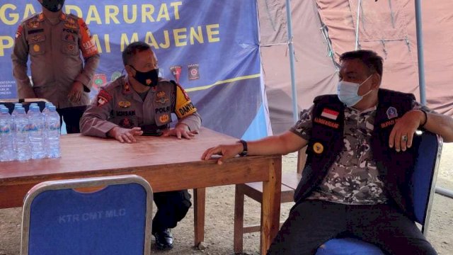 Berikan Bantuan, Bupati Bone Kunjungi Posko Induk Korban Gempa di Malunda Majene