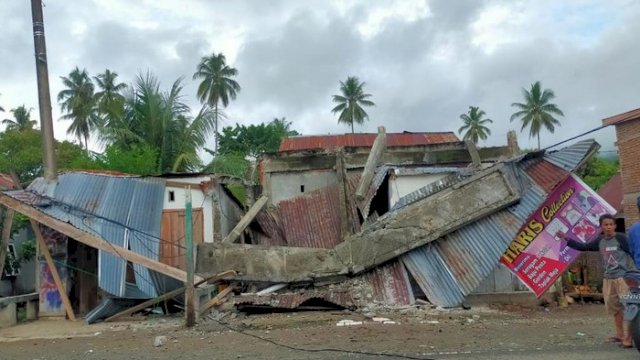 Bangunan yang rusak cukup parah akibat gempa di Majene (dok. BNPB)