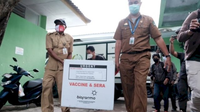 Dokumen: Vaksin Covid-19 sudah tiba di Kabupaten Gowa dan disimpan di tempat penyimpanan khusus vaksin milik Dinas Kesehatan Kabupaten Gowa.