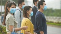 Peneliti: Pakai Masker Tak Cukup Cegah Covid-19 Tanpa Jaga Jarak