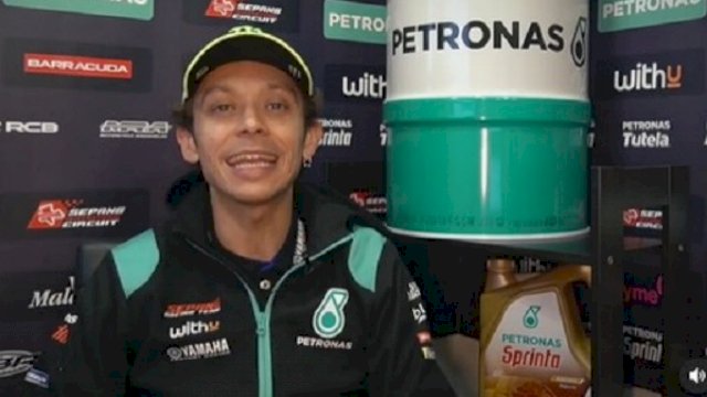 Penampilan perdana Valentino Rossi berseragam tim Petronas Yamaha SRT. Foto: Instagram @sepangracingteam.