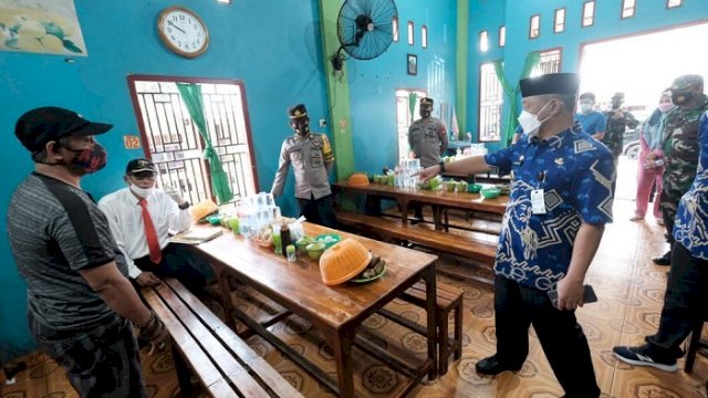 Tegakkan Prokes, Wabup Gowa Pantau Sejumlah Rumah Makan