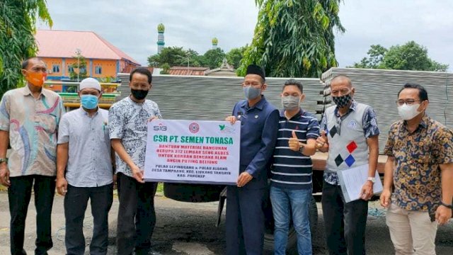 Semen Tonasa Bantu Korban Angin Puting Beliung di Liukang Tangaya