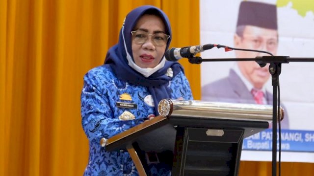 Pelakasana Harian (Plh) Bupati Gowa Kamsina (int)