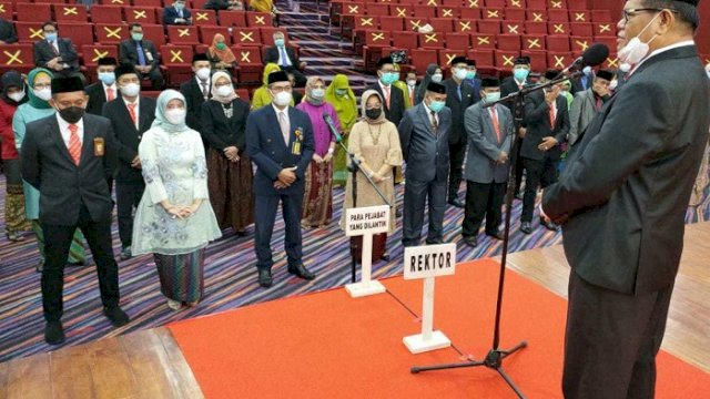 62 Pejabat Fungsional UNM Dilantik, Jabatan Kabag dan Kasubag Ditiadakan