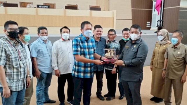 Pelajari Reklamasi Pesisir Laut, Komisi C DPRD Makassar ‘Terbang’ ke Kendari