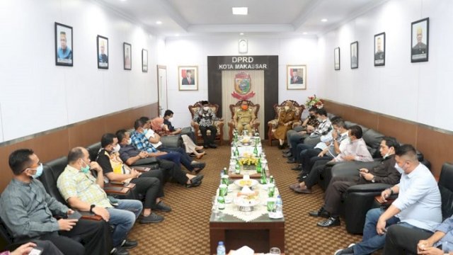 Di Gedung DPRD Makassar, Danny Jelaskan Nasib Proyek Jalan Metro hingga Mattoanging