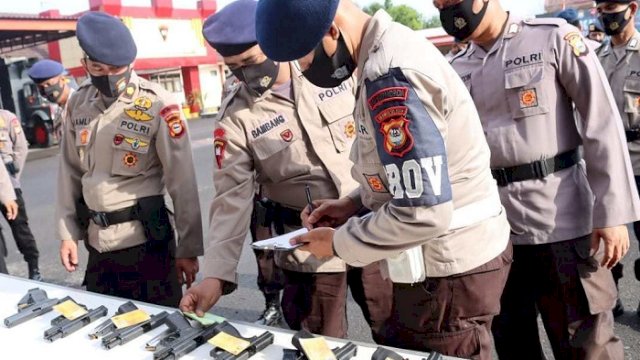 Provos Periksa Senpi Jajaran Satbrimob Polda Sulsel