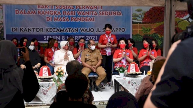 Gandeng TP PKK Makassar, Perwanti Sulsel Bagikan Sembako untuk Warga Terdampak Pandemi