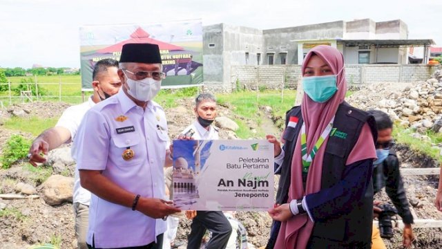 Dihadiri Bupati Jeneponto, Dompet Dhuafa Letakan Batu Pertama Pembangunan Masjid