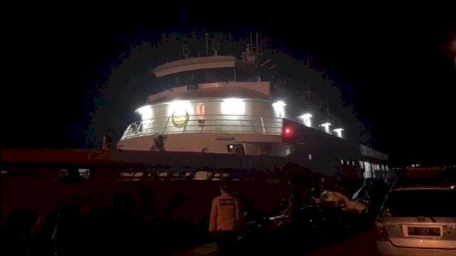 Kapal KN Kamajaya (dok. Basarnas Makassar/int)