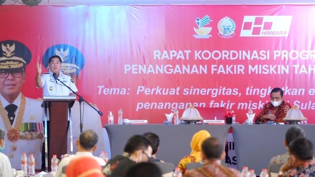 Sekretaris Daerah Provinsi Sulawesi Selatan (Sulsel), Abdul Hayat Gani, saat Rapat Koordinasi (Rakor) Program Penanganan Fakir Miskin Tahun 2021, yang berlangsung di Condotel Hotel, Kamis (8/4/2021).