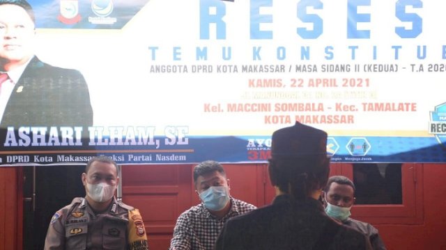 Anggota DPRD Kota Makassar, Ari Ashari Ilham kembali menemui konstituen di daerah pemilihan (dapil) V meliputi Mamajang, Mariso dan Tamalate, tepatnya di Kelurahan Maccini Sombala, Kamis (22/4/2021).