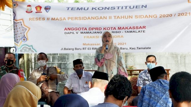 Anggota DPRD Kota Makassar, Budi Hastuti melanjutkan kegiatan tatap muka dengan konstituen. Kali ini, menyambangi warga di Balang Baru, Kamis (22/4/2021).
