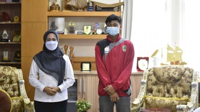 Bupati Luwu Utara, Indah Putri Indriani bersama Arham Darmawan.