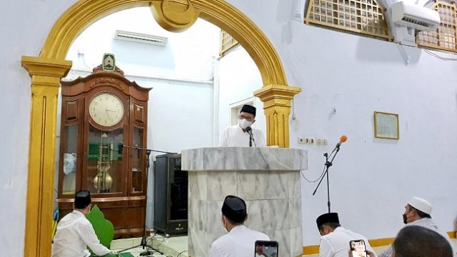 Tarawih Awal Ramadhan, Danny Pomanto Ingatkan Masyarakat Patuhi Prokes