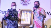 Dinobatkan Tokoh Pemerhati Pers, Danny: Terima Kasih PWI Sulsel