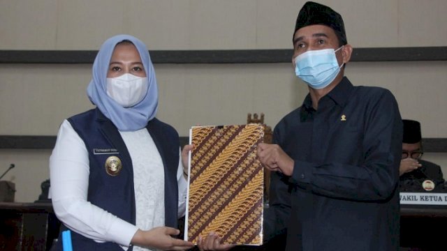 Ketua DPRD Kota Makassar Rudianto Lallo dan Wakil Walikota Makassar Hj. Fatmawati Rusdi.